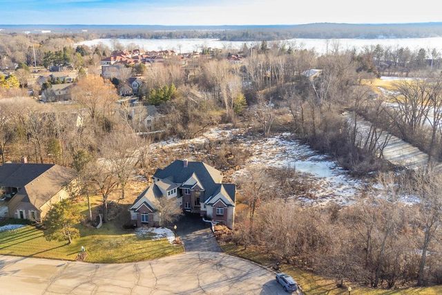 743 Royal Troon COURT, Oconomowoc, WI 53066