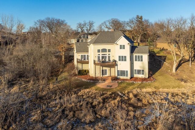 743 Royal Troon COURT, Oconomowoc, WI 53066