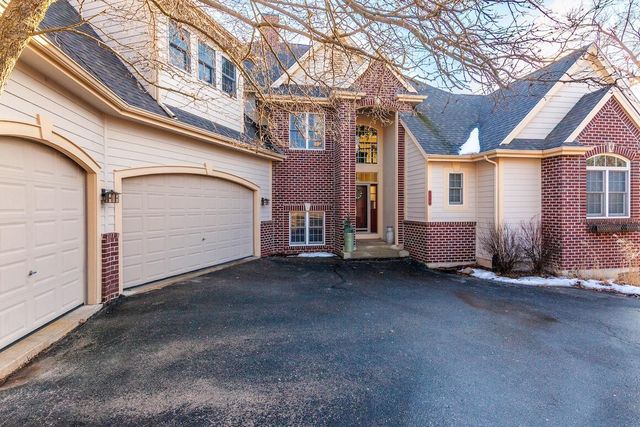 743 Royal Troon COURT, Oconomowoc, WI 53066