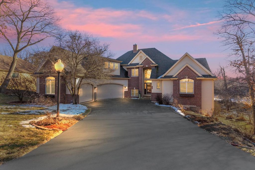 743 Royal Troon COURT, Oconomowoc, WI 53066