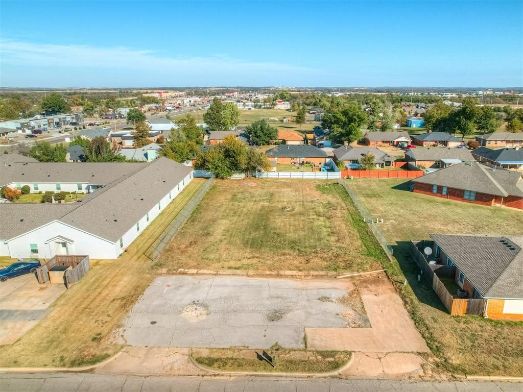 30 W Ken Del Drive, Shawnee, OK 74804