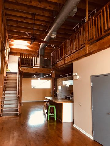 1322 Oakton Street 6, Evanston, IL 60202