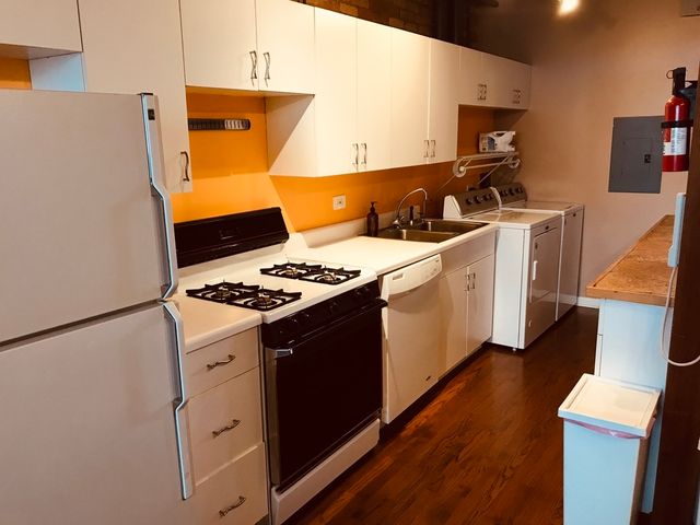 1322 Oakton Street 6, Evanston, IL 60202