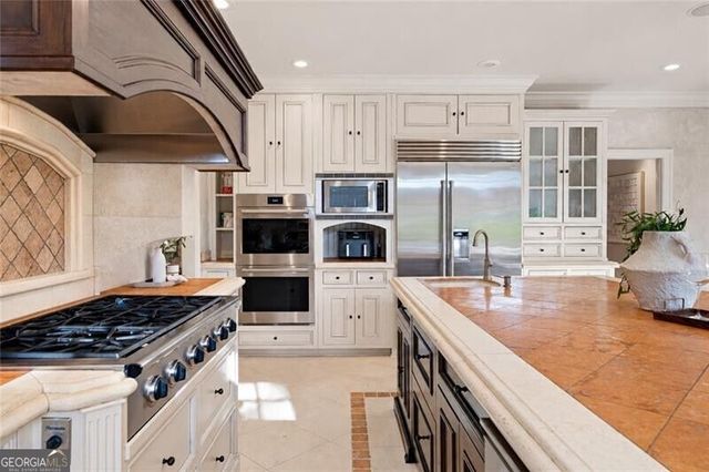 4338 Harris Trail NW, Atlanta, GA 30327