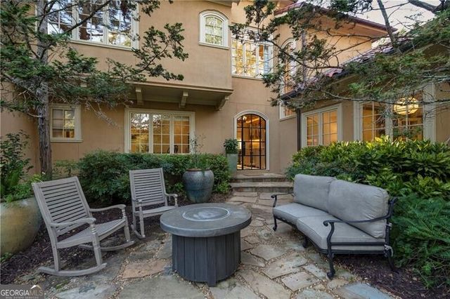 4338 Harris Trail NW, Atlanta, GA 30327