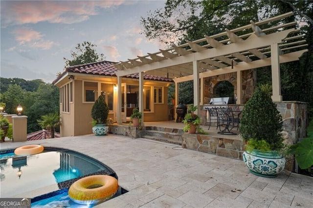 4338 Harris Trail NW, Atlanta, GA 30327