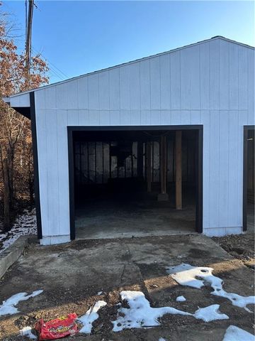 3910 Sewell Avenue, Kansas City, KS 66104