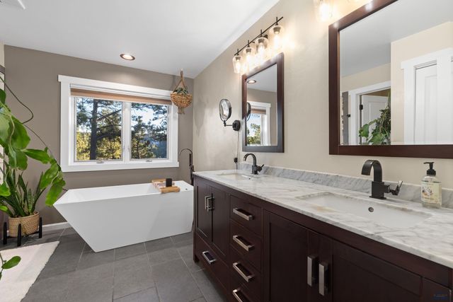 23590 WILDERNESS CANYON RD, Rapid City, SD 57702