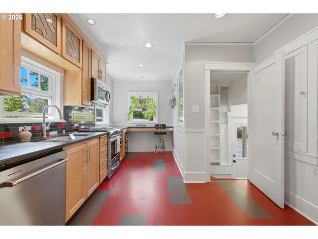 600 E 19TH St, Vancouver, WA 98663