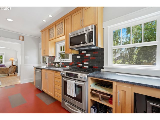 600 E 19TH St, Vancouver, WA 98663