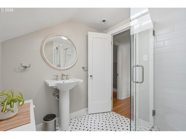 600 E 19TH St, Vancouver, WA 98663
