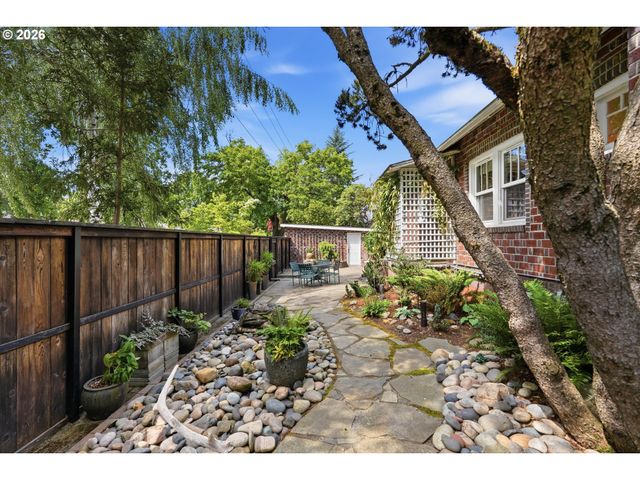 600 E 19TH St, Vancouver, WA 98663