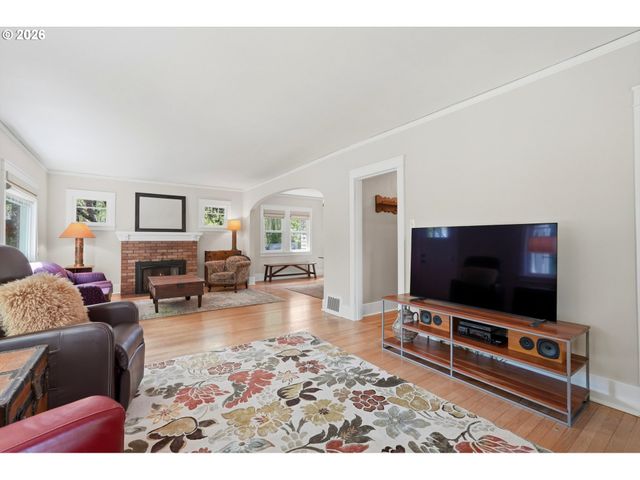 600 E 19TH St, Vancouver, WA 98663