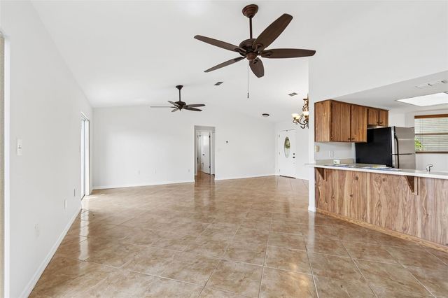 8272 DENISE DRIVE E, Seminole, FL 33777