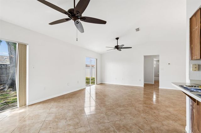 8272 DENISE DRIVE E, Seminole, FL 33777