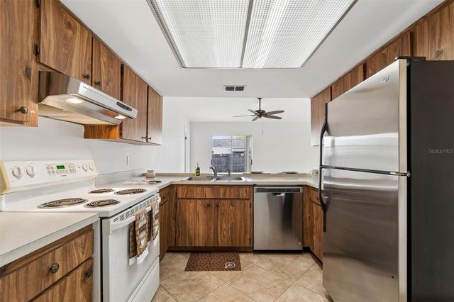 8272 DENISE DRIVE E, Seminole, FL 33777