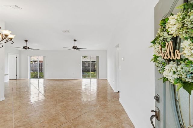 8272 DENISE DRIVE E, Seminole, FL 33777