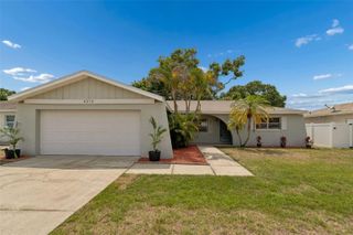 8272 DENISE DRIVE E, Seminole, FL 33777