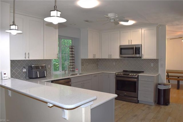 1125 Lady Ashley DR, Chesapeake, VA 23320