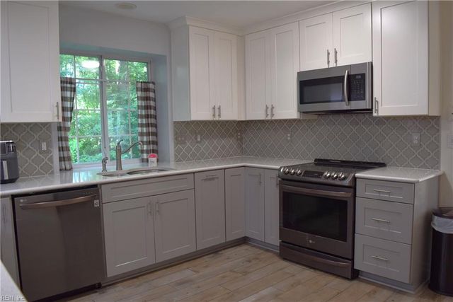 1125 Lady Ashley DR, Chesapeake, VA 23320