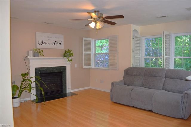 1125 Lady Ashley DR, Chesapeake, VA 23320