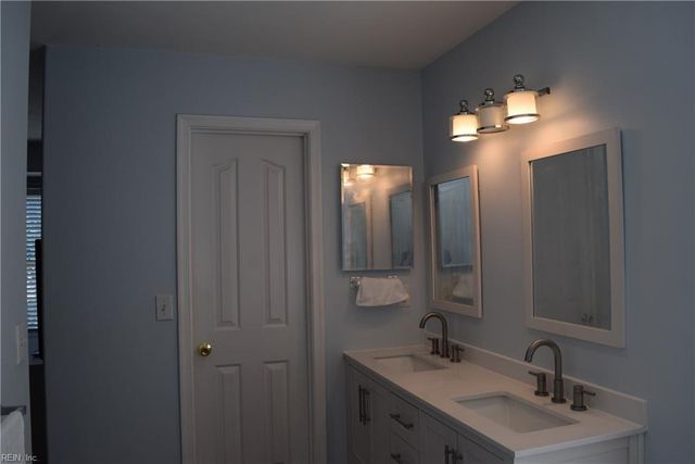 1125 Lady Ashley DR, Chesapeake, VA 23320