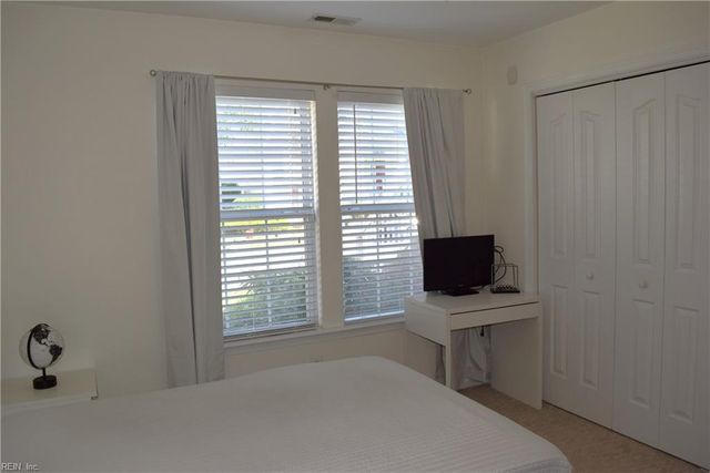 1125 Lady Ashley DR, Chesapeake, VA 23320
