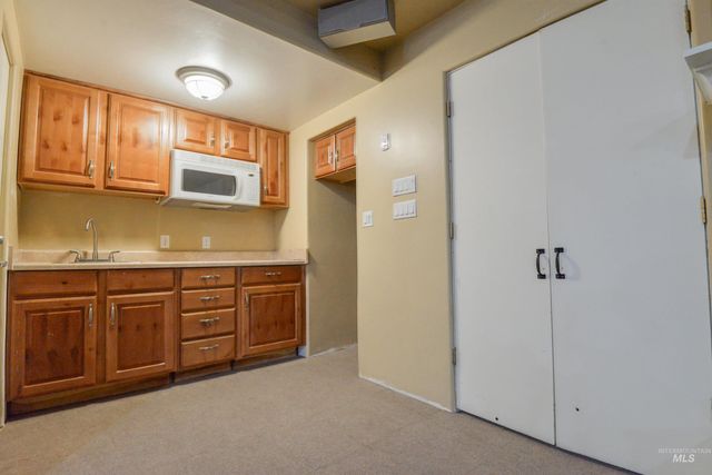 2176 Addison Ave E, Twin Falls, ID 83301