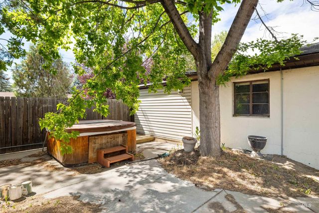 2176 Addison Ave E, Twin Falls, ID 83301