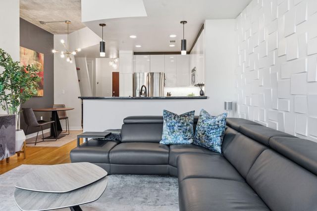 360 Nueces ST 1007, Austin, TX 78701