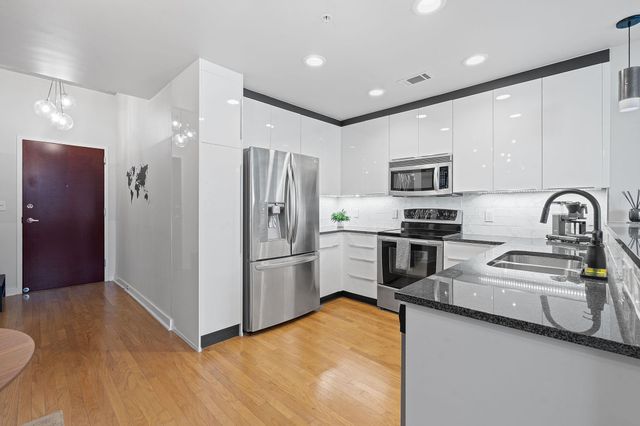 360 Nueces ST 1007, Austin, TX 78701