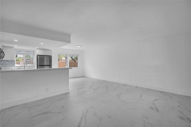 414 SE 14th Street 3, Fort Lauderdale, FL 33316