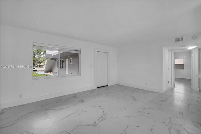 414 SE 14th Street 3, Fort Lauderdale, FL 33316
