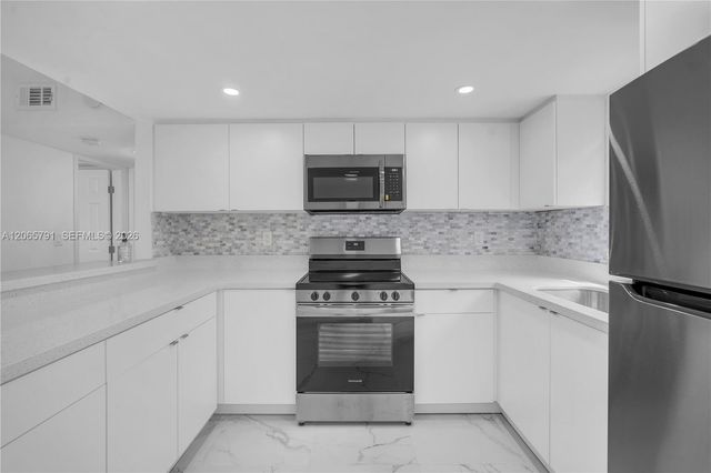 414 SE 14th Street 3, Fort Lauderdale, FL 33316