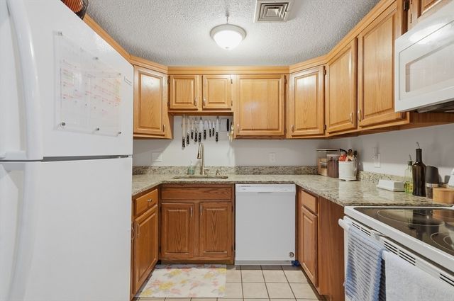 219 Central Street 3E, Lowell, MA 01852