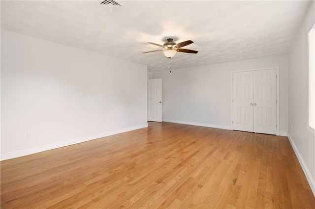 5 Village Road, Warren, RI 02885