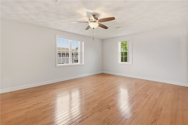 5 Village Road, Warren, RI 02885
