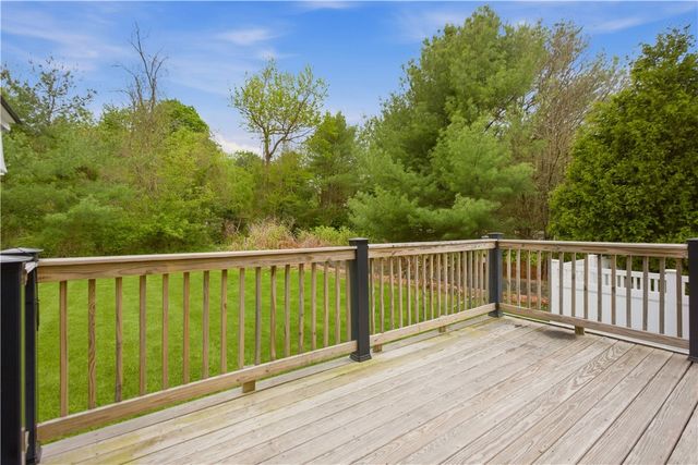 5 Village Road, Warren, RI 02885