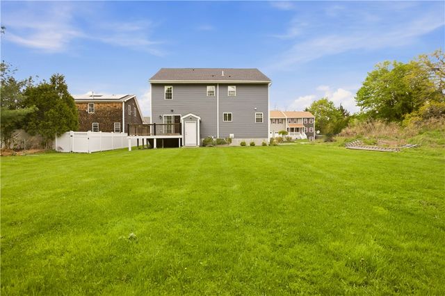 5 Village Road, Warren, RI 02885