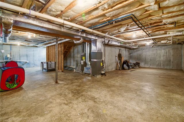 5 Village Road, Warren, RI 02885