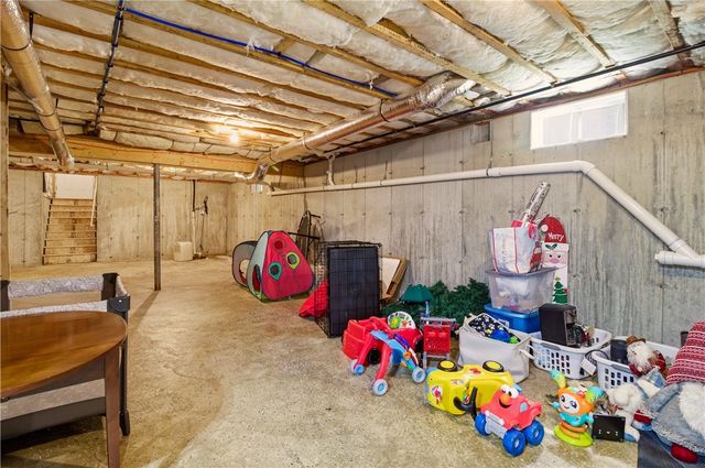 5 Village Road, Warren, RI 02885