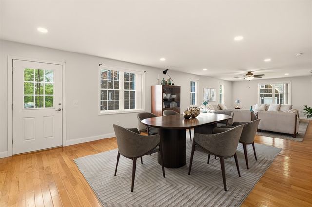 5 Village Road, Warren, RI 02885