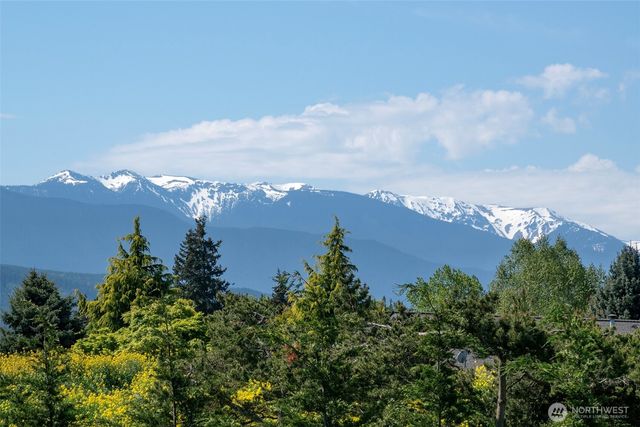 21 Donaper Road, Sequim, WA 98382