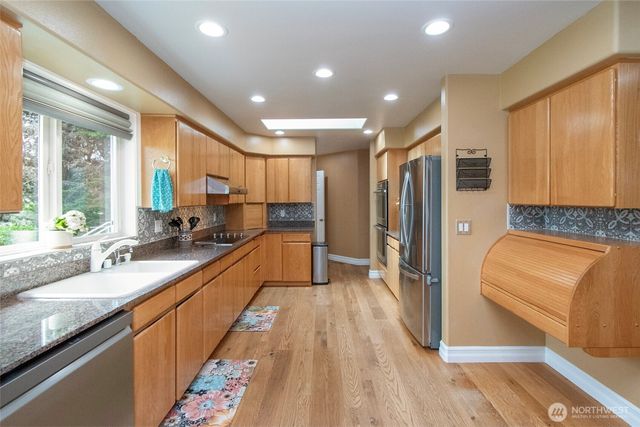 21 Donaper Road, Sequim, WA 98382