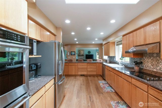 21 Donaper Road, Sequim, WA 98382