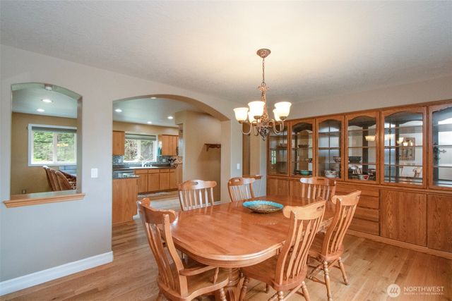 21 Donaper Road, Sequim, WA 98382