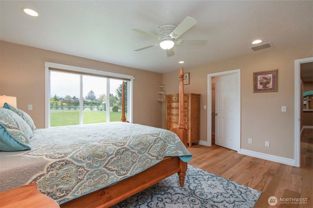 21 Donaper Road, Sequim, WA 98382