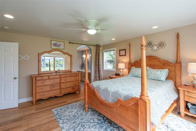 21 Donaper Road, Sequim, WA 98382