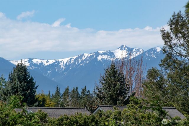21 Donaper Road, Sequim, WA 98382