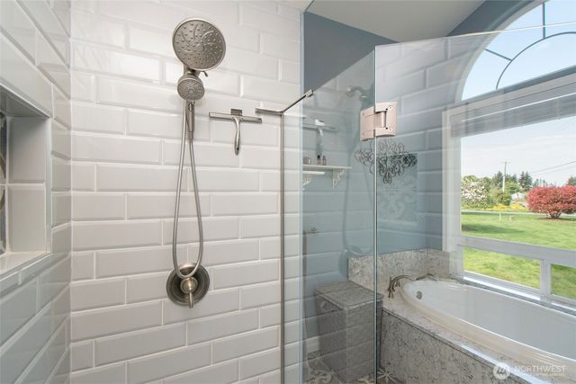 21 Donaper Road, Sequim, WA 98382